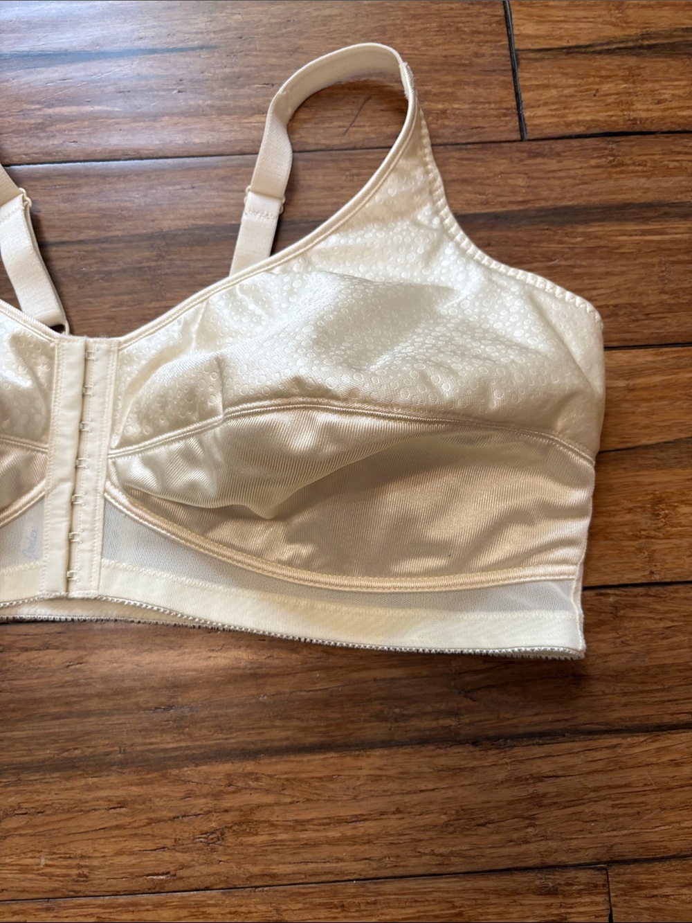 Jodee Mastectomy Bra 46D Style 2580 Beige NWOT - Picture 3 of 7